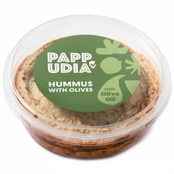 Pappudia Hummus mit Oliven und Olivenöl
