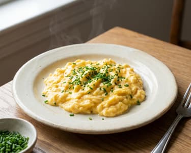 Cremige Eierspeise mit Schnittlauch