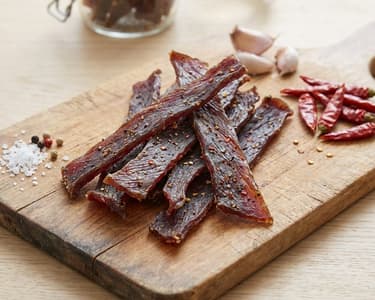 Hausgemachtes Beef Jerky mit Chili & Knoblauch