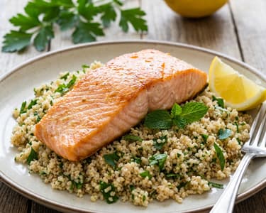 Gebackener Lachs mit Kräuter-Vollkorn-Couscous