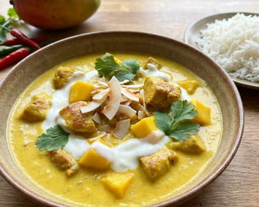 Cremiges Hendl-Mango-Curry mit Basmatireis