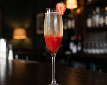 Rossini Cocktail | Fruchtiger Erdbeer-Aperitif