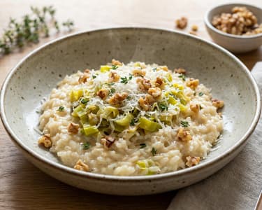 Cremiges Lauch-Risotto | Mit gerösteten Walnüssen