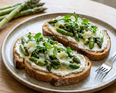 Asparagus Bruschetta | Crispy Spring Snack
