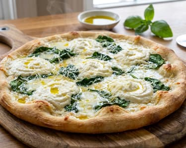 Pizza Bianca mit Ricotta & Spinat | Aus dem Backrohr
