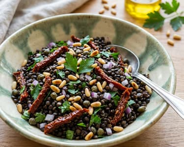 Mediterraner Linsensalat | Mit Kapern & Pinienkernen