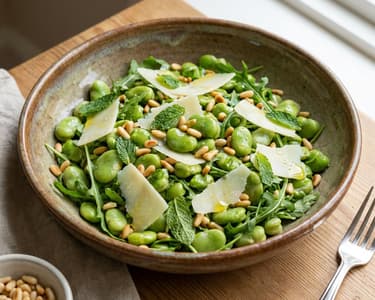 Mediterraner Fave-Bohnensalat | Mit Pecorino & Minze