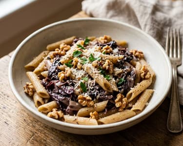 Pasta con Radicchio e Noci | Feiner Herbstklassiker