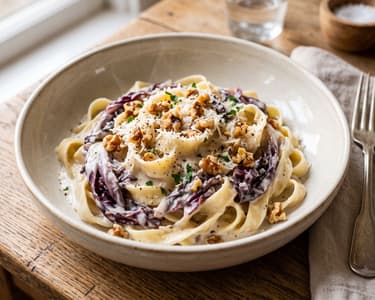 Tagliatelle mit Radicchio & Walnüssen | Cremig-herb