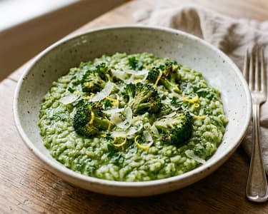 Cremiges Brokkoli-Risotto mit Zitrone & Parmesan