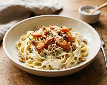 Tagliatelle mit im Backrohr gerösteten Karotten, Ricotta & Walnüssen | Feiner Herbstgenuss