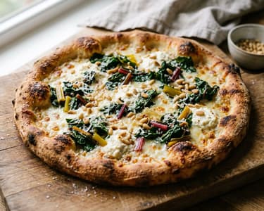 Pizza Bianca mit Mangold & Ricotta | Knusprig gebacken
