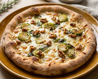Pizza Bianca mit Kohlsprossen & Scamorza | Aus dem Backrohr