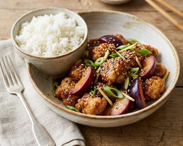 Knuspriges Zwetschken-Wok-Hendl | Frisch in 15 Minuten
