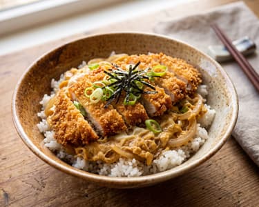 Japanisches Chicken Katsudon | Knusprig auf Reis