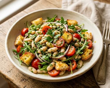 Toskanischer Bohnensalat | Knusprige Knoblauch-Croutons