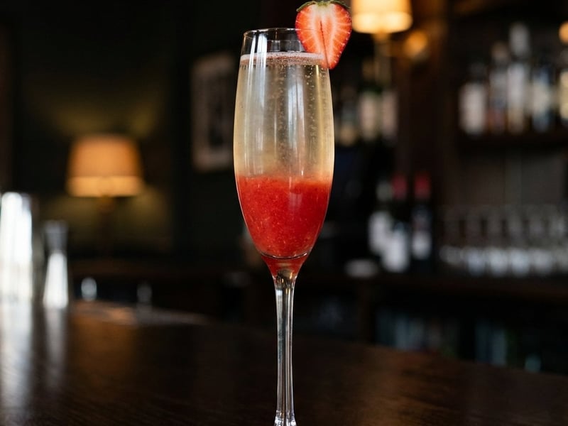 Rossini Cocktail | Fruchtiger Erdbeer-Aperitif