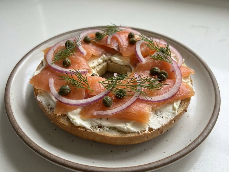 New York Bagel mit Räucherlachs & Frischkäse