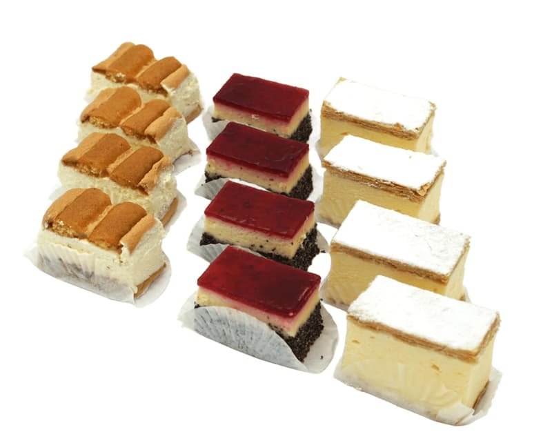 Sweets by Ulreich Petit Fours - cardinal, poppy seed & curd, cream slice 9 pcs (frozen)