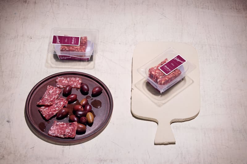 Bedford Salgiano Salami mit Oliven geschnitten