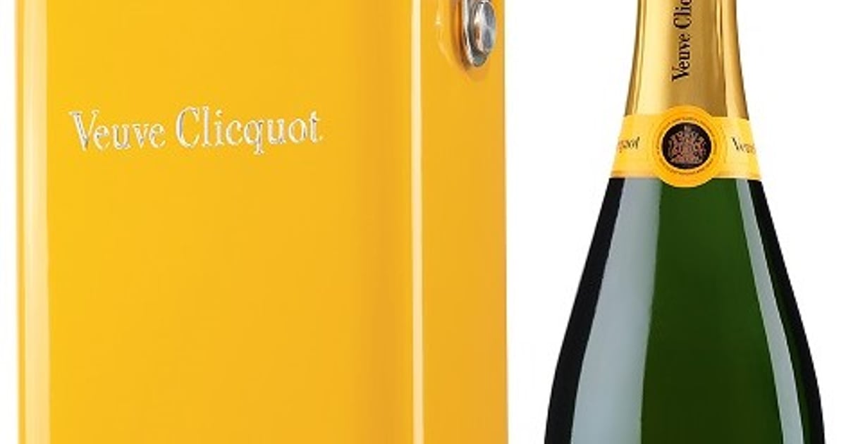 Veuve Clicquot Yellow Label Brut Fridge x SMEG display picture 1