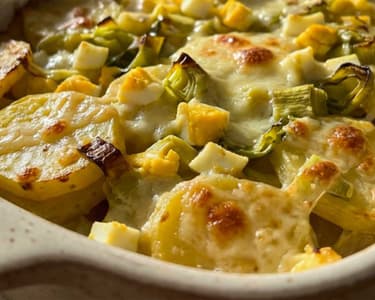 Gratinated Potatoes with Boiled Eggs and Leek