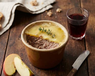 Fine Rabbit Pâté with Port Wine and Apples
