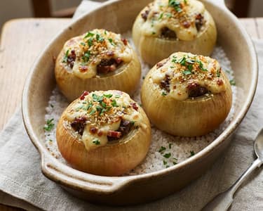 Gefüllte gebackene Zwiebeln mit Leber & Béchamel