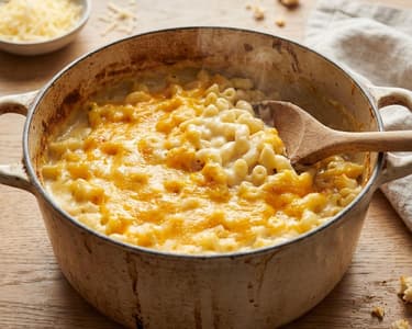 One-Pot Mac and Cheese with Cheddar