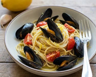 Spaghetti with Mussels and Cherry Tomatoes