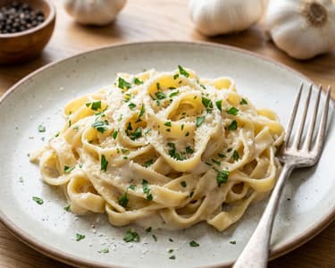 Tagliatelle mit gerösteter Knoblauchsauce