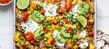 Überbackene Nachos mit Rinderfaschiertem