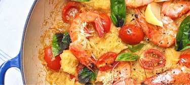 Kürbis mit Garnelen und Kirschtomaten