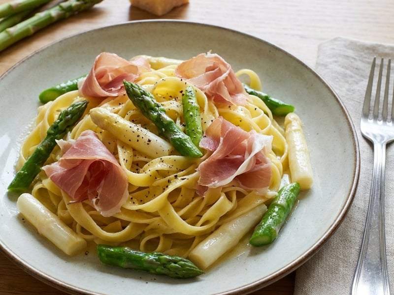 Tagliatelle with Asparagus and Parma Ham