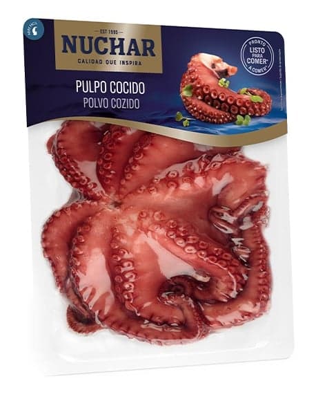 Nuchar Oktopus im Ganzen vorgegart