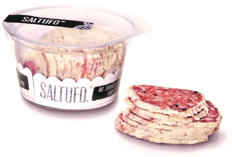 Bedford Saltufo Trüffelsalami im Parmesanmantel geschnitten